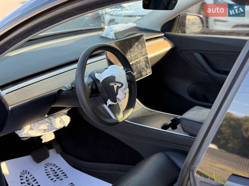 Позашляховик / Кросовер Tesla Model Y 2021 в Луцьку
