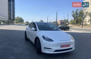 Внедорожник / Кроссовер Tesla Model Y 2021 в 