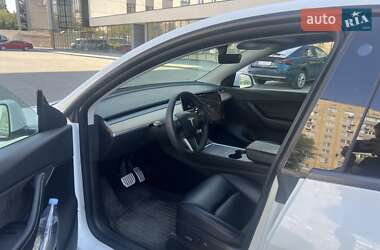 Внедорожник / Кроссовер Tesla Model Y 2021 в 