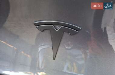 Позашляховик / Кросовер Tesla Model Y 2023 в 