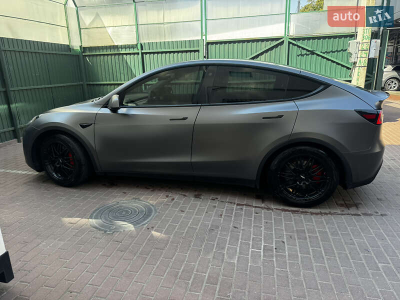 Tesla Model Y 2021