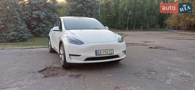 Позашляховик / Кросовер Tesla Model Y 2023 в Києві