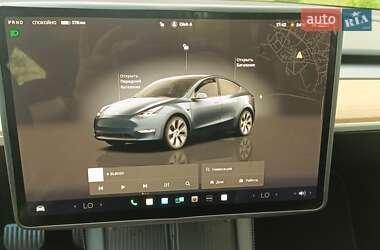 Позашляховик / Кросовер Tesla Model Y 2024 в 