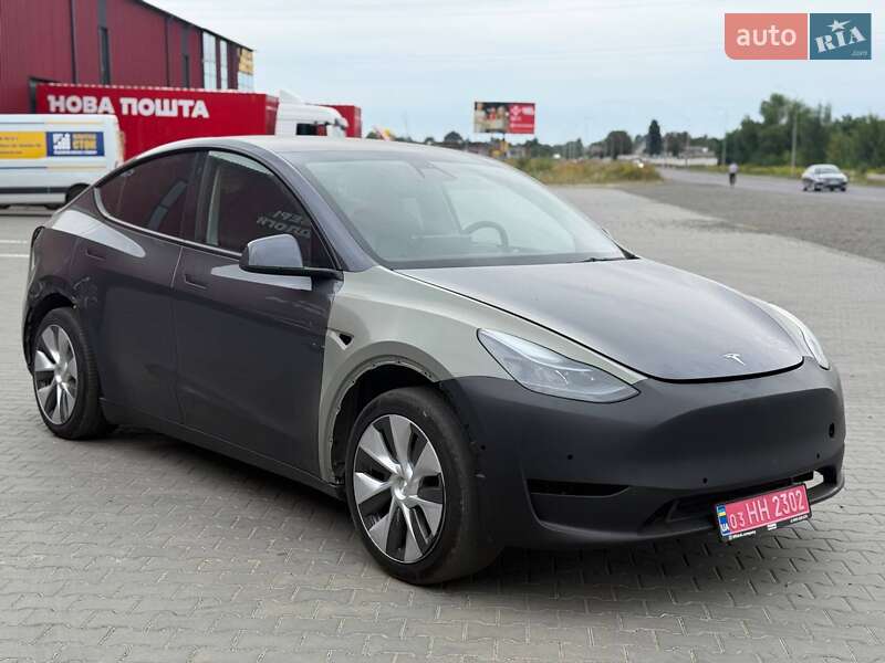 Tesla Model Y 2021