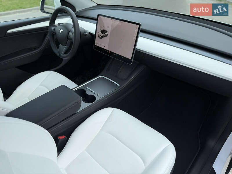 Позашляховик / Кросовер Tesla Model Y 2023 в Києві