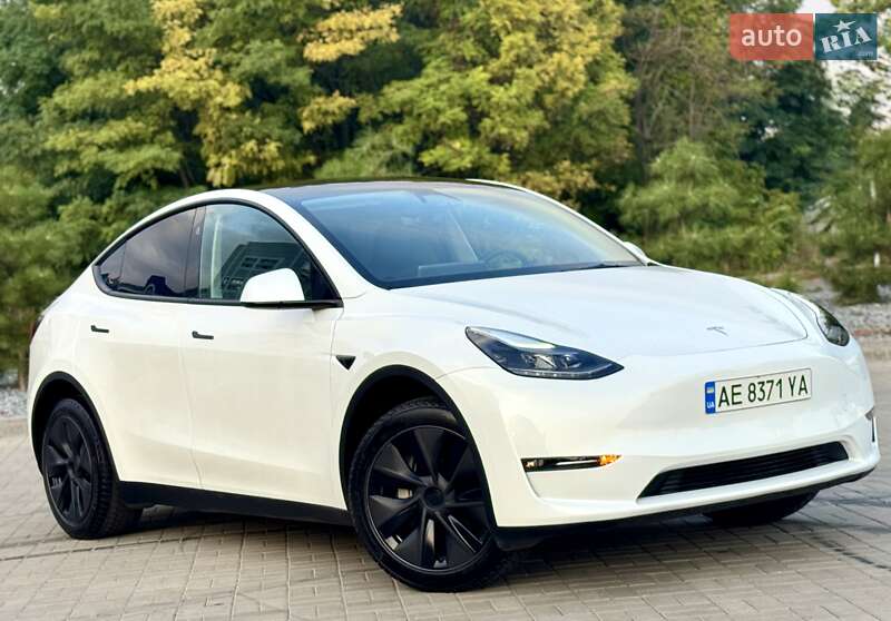 Внедорожник / Кроссовер Tesla Model Y 2024 в 