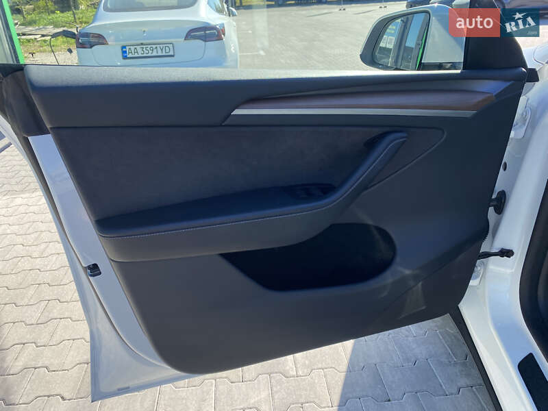 Внедорожник / Кроссовер Tesla Model Y 2023 в Киеве фото 13 Внедорожник / Кроссовер Tesla Model Y 2023 в Киеве