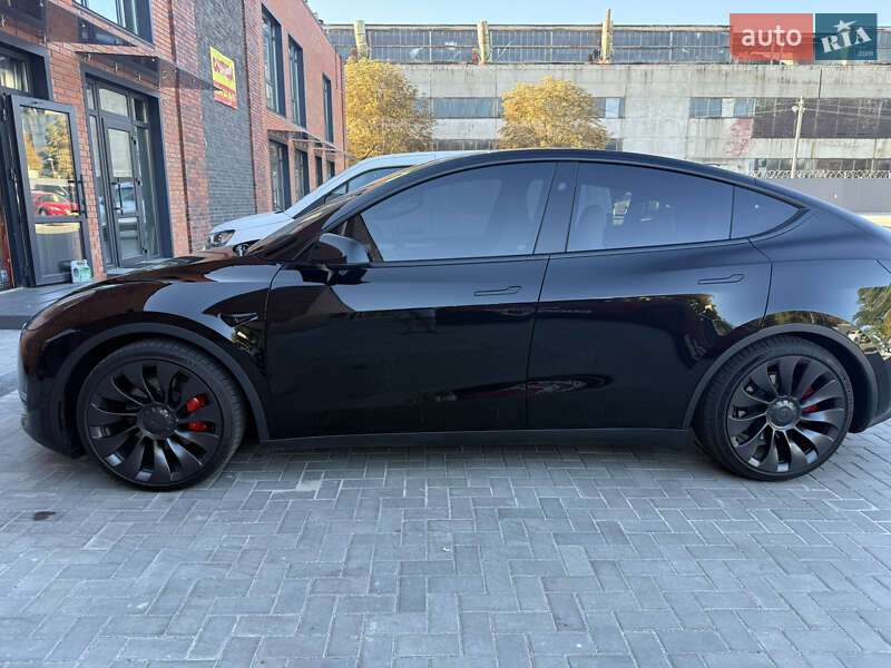 Внедорожник / Кроссовер Tesla Model Y 2023 в Кременчуге