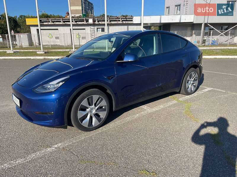 Внедорожник / Кроссовер Tesla Model Y 2021 в Киеве