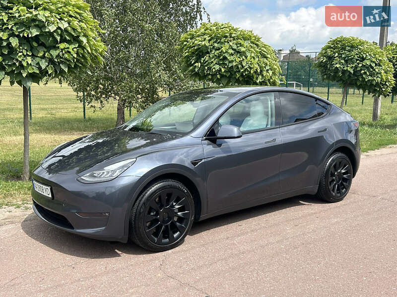 Tesla Model Y 2023