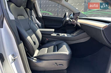 Внедорожник / Кроссовер Tesla Model Y 2021 в 