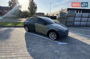 Внедорожник / Кроссовер Tesla Model Y 2024 в 