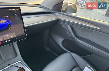 Позашляховик / Кросовер Tesla Model Y 2023 в 
