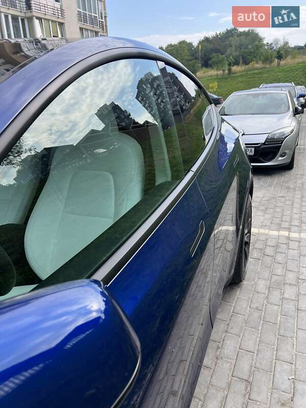 Внедорожник / Кроссовер Tesla Model Y 2023 в Львове