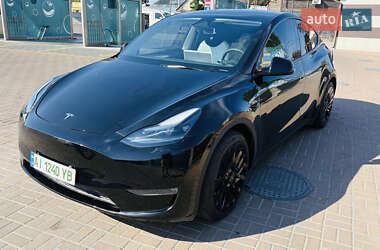 Позашляховик / Кросовер Tesla Model Y 2024 в 