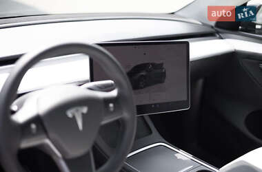 Внедорожник / Кроссовер Tesla Model Y 2024 в 