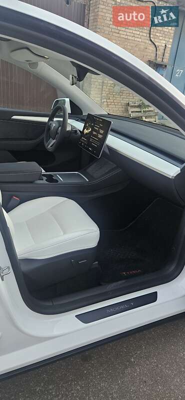 Внедорожник / Кроссовер Tesla Model Y 2024 в Киеве фото 8 Внедорожник / Кроссовер Tesla Model Y 2024 в Киеве