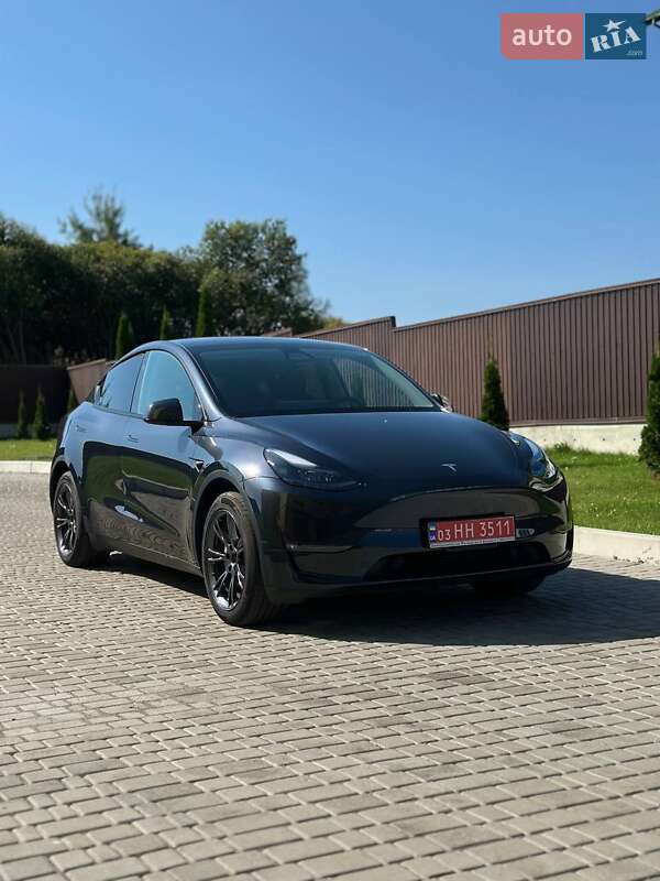 Внедорожник / Кроссовер Tesla Model Y 2024 в 