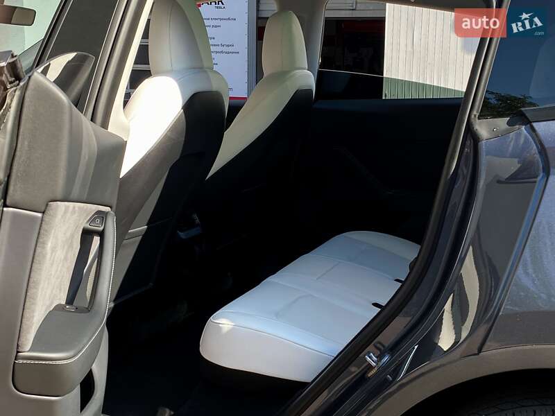 Позашляховик / Кросовер Tesla Model Y 2023 в Києві
