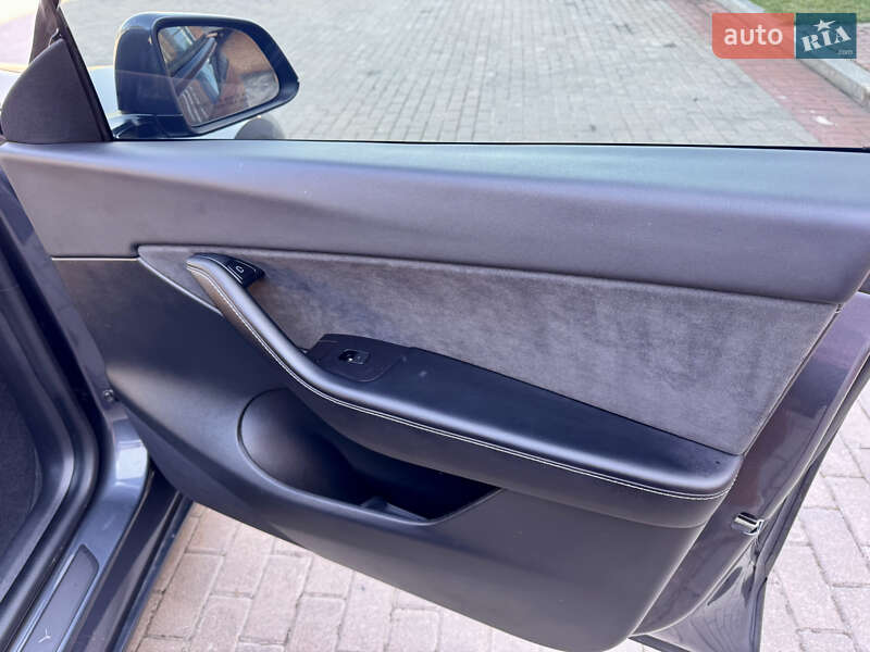 Позашляховик / Кросовер Tesla Model Y 2021 в Харкові фото 34 Позашляховик / Кросовер Tesla Model Y 2021 в Харкові