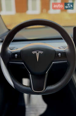 Внедорожник / Кроссовер Tesla Model Y 2021 в 