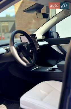 Внедорожник / Кроссовер Tesla Model Y 2021 в 