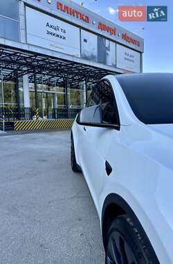 Позашляховик / Кросовер Tesla Model Y 2022 в 