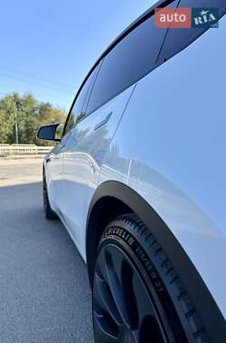 Позашляховик / Кросовер Tesla Model Y 2022 в 