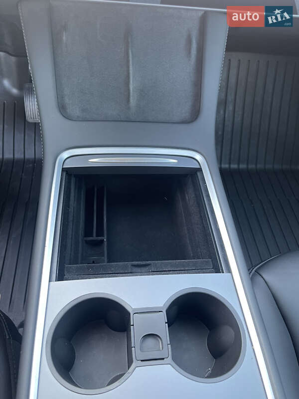 Позашляховик / Кросовер Tesla Model Y 2022 в Києві