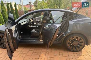 Внедорожник / Кроссовер Tesla Model Y 2021 в 