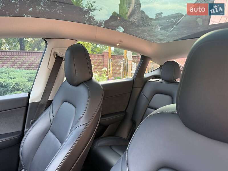 Внедорожник / Кроссовер Tesla Model Y 2021 в Стрые