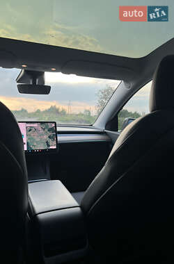 Позашляховик / Кросовер Tesla Model Y 2021 в 