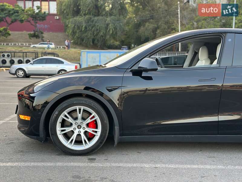 Позашляховик / Кросовер Tesla Model Y 2022 в Кам'янському