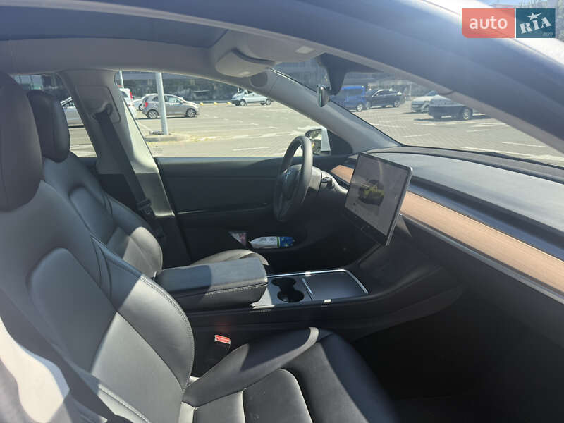 Внедорожник / Кроссовер Tesla Model Y 2022 в Киеве