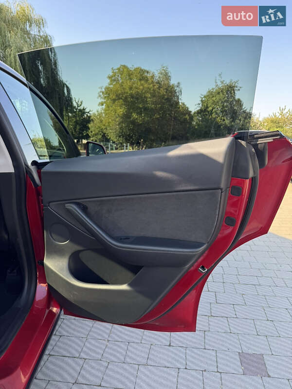 Внедорожник / Кроссовер Tesla Model Y 2021 в Луцке фото 20 Внедорожник / Кроссовер Tesla Model Y 2021 в Луцке
