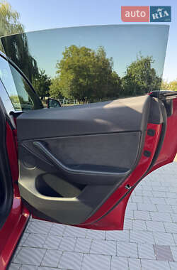 Позашляховик / Кросовер Tesla Model Y 2021 в 