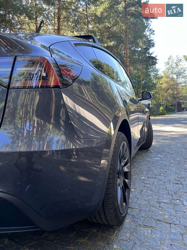 Внедорожник / Кроссовер Tesla Model Y 2023 в Киеве