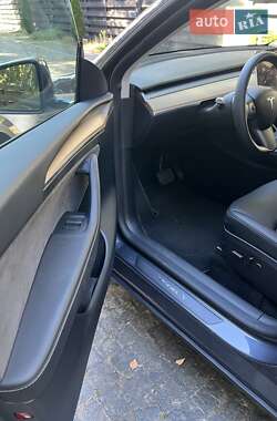 Позашляховик / Кросовер Tesla Model Y 2023 в 