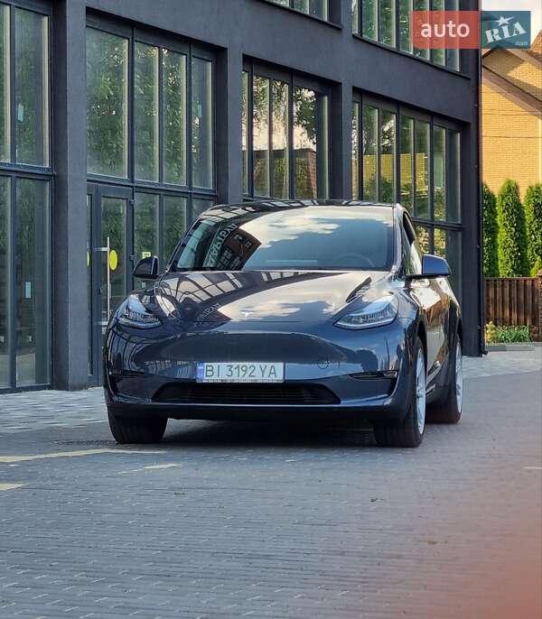Tesla Model Y 2023