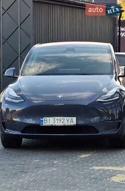 Позашляховик / Кросовер Tesla Model Y 2023 в 