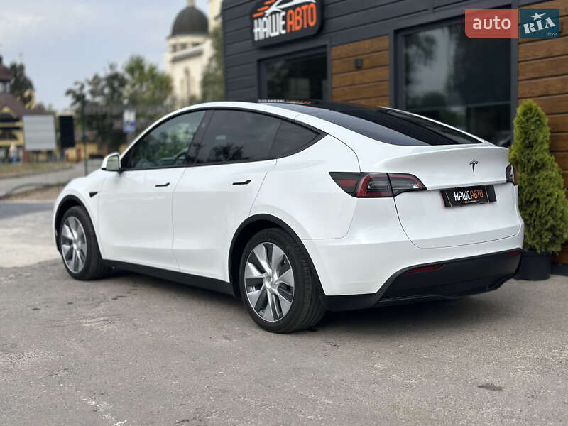 Позашляховик / Кросовер Tesla Model Y 2023 в Шептицькому