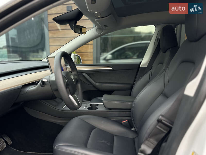 Позашляховик / Кросовер Tesla Model Y 2023 в Шептицькому