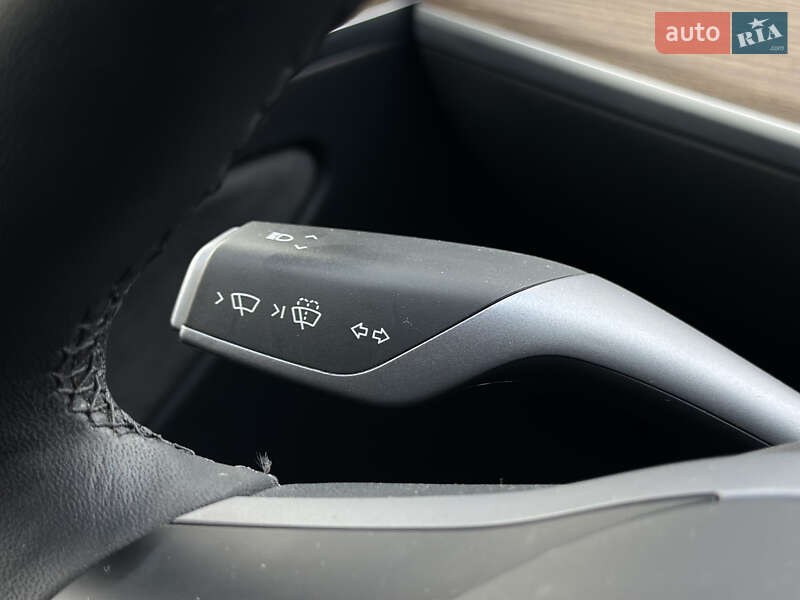 Позашляховик / Кросовер Tesla Model Y 2023 в Шептицькому