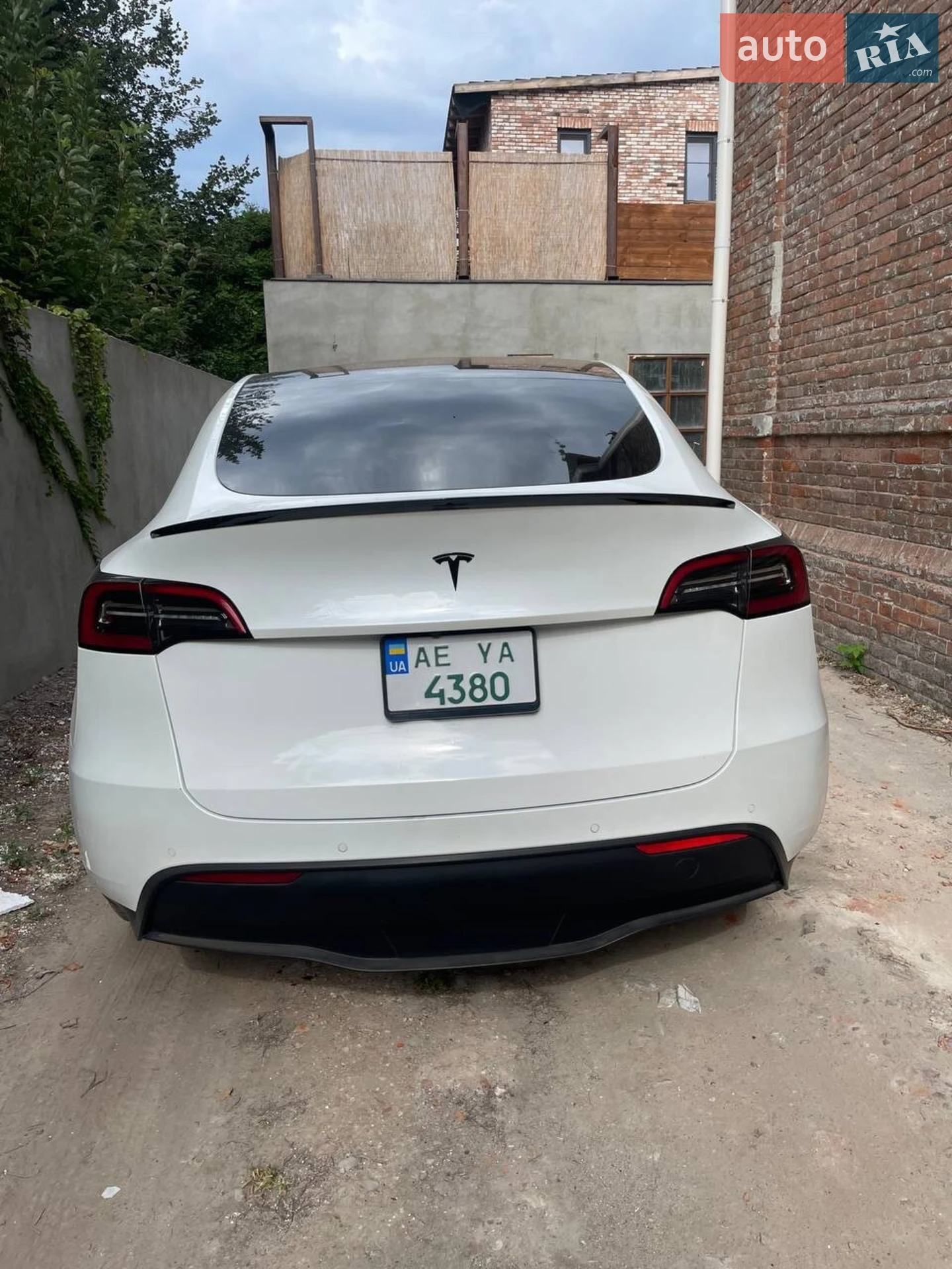 2021 Tesla Model Y - мініатюра 3