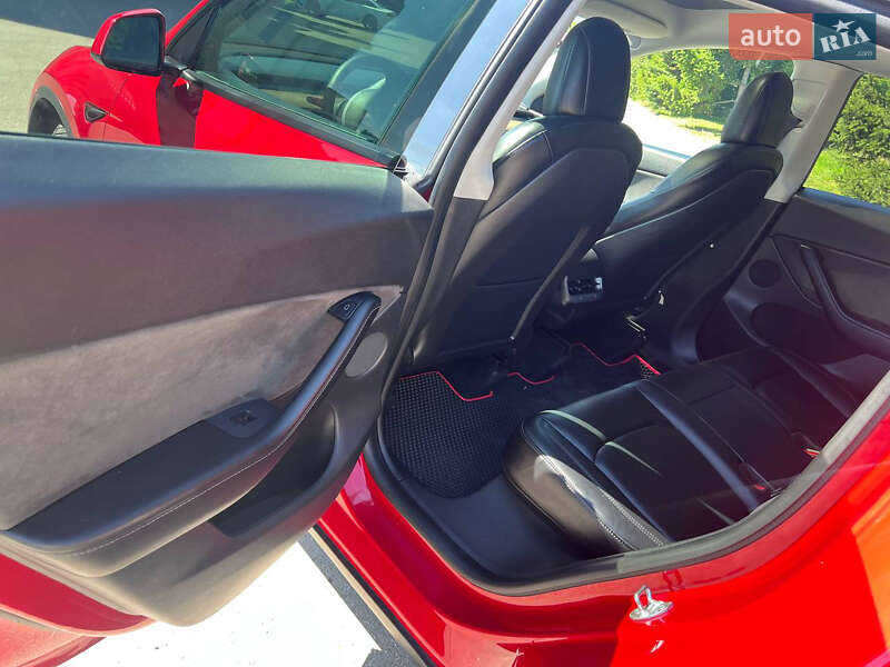 Внедорожник / Кроссовер Tesla Model Y 2021 в Тернополе