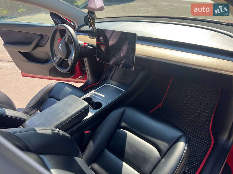 Внедорожник / Кроссовер Tesla Model Y 2021 в Тернополе