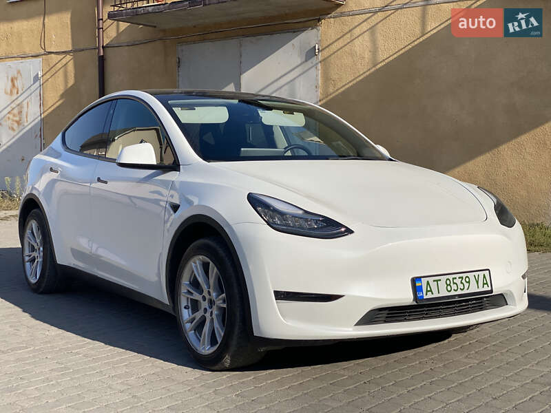Tesla Model Y 2022