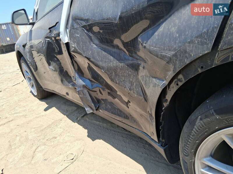 Позашляховик / Кросовер Tesla Model Y 2024 в Києві