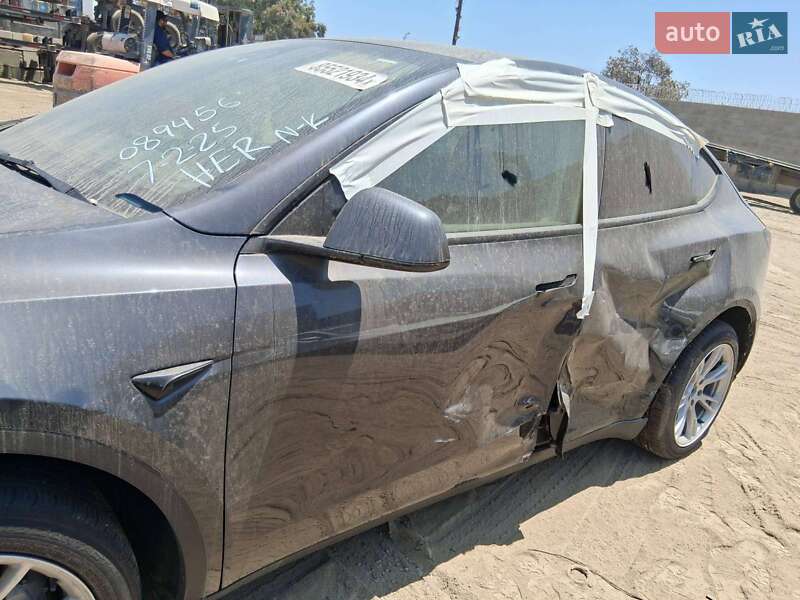 Позашляховик / Кросовер Tesla Model Y 2024 в Києві