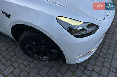 Позашляховик / Кросовер Tesla Model Y 2022 в  фото 10 Позашляховик / Кросовер Tesla Model Y 2022 в
